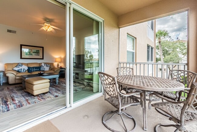 Building Photo - Fully Furnished Seasonal Condo Rental At G...