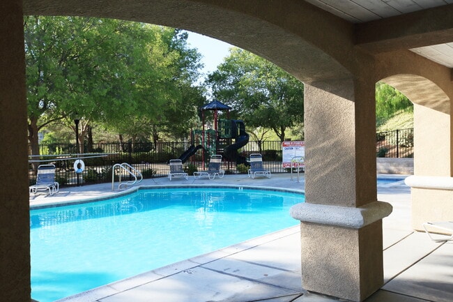 Building Photo - 42084 Orange Blossom Dr