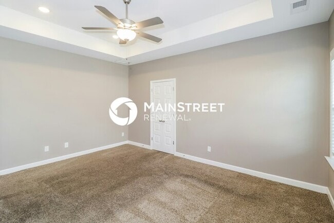 Building Photo - 5 Bedroom Pet-Friendly Home in Oakland, TN with Main Street Renewal