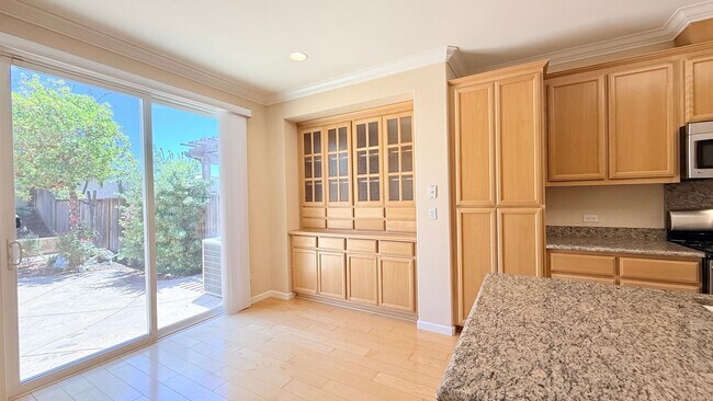 Building Photo - Beautiful 4BD/3BA, Two-Story Townhome in Alamo Creek, Danville- Available NOW!