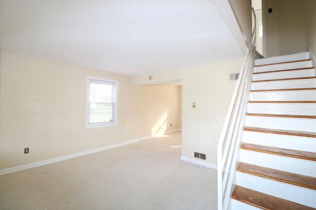 Building Photo - 4001 25th Ave