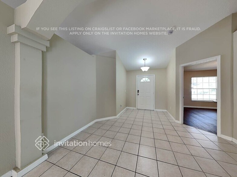 Building Photo - 115 Secluded Oak Ct