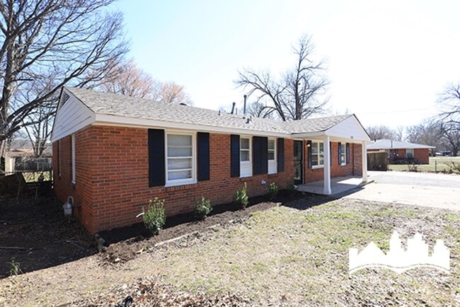 Building Photo - Welcome to 4396 Millbranch!