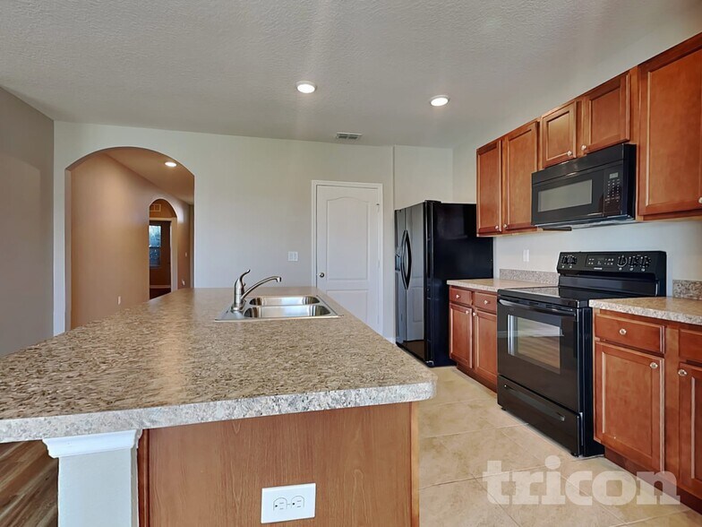 Building Photo - 991 Summer Glen Dr