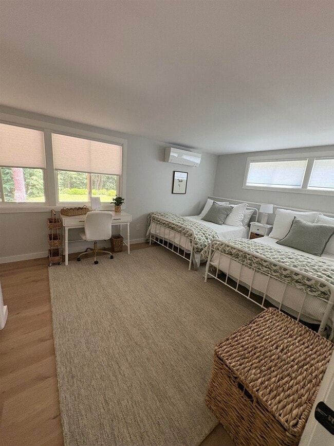 Building Photo - 121 Upper Bay Rd