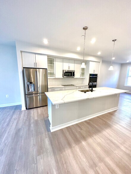 Building Photo - 7302 Mountaineer Dr