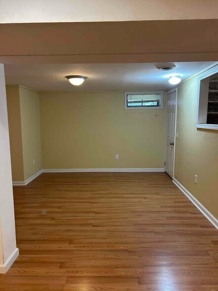 Building Photo - 201 Delwood Dr