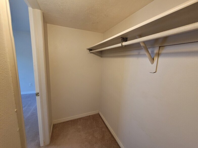 Building Photo - 777 E 1100 N