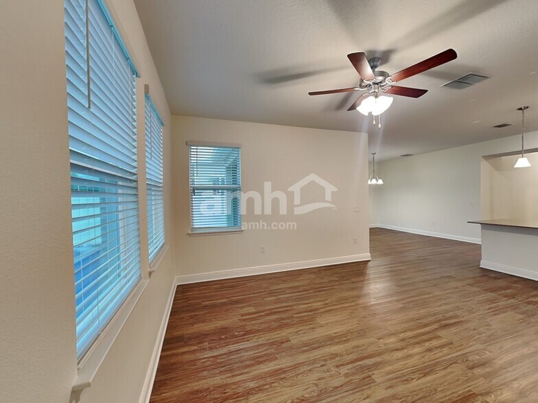 Building Photo - 1029 Lake Trudy Dr