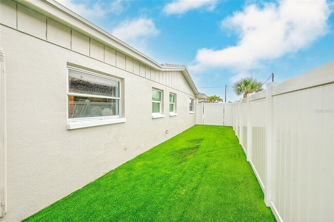 Building Photo - 5434 Oakhurst Dr