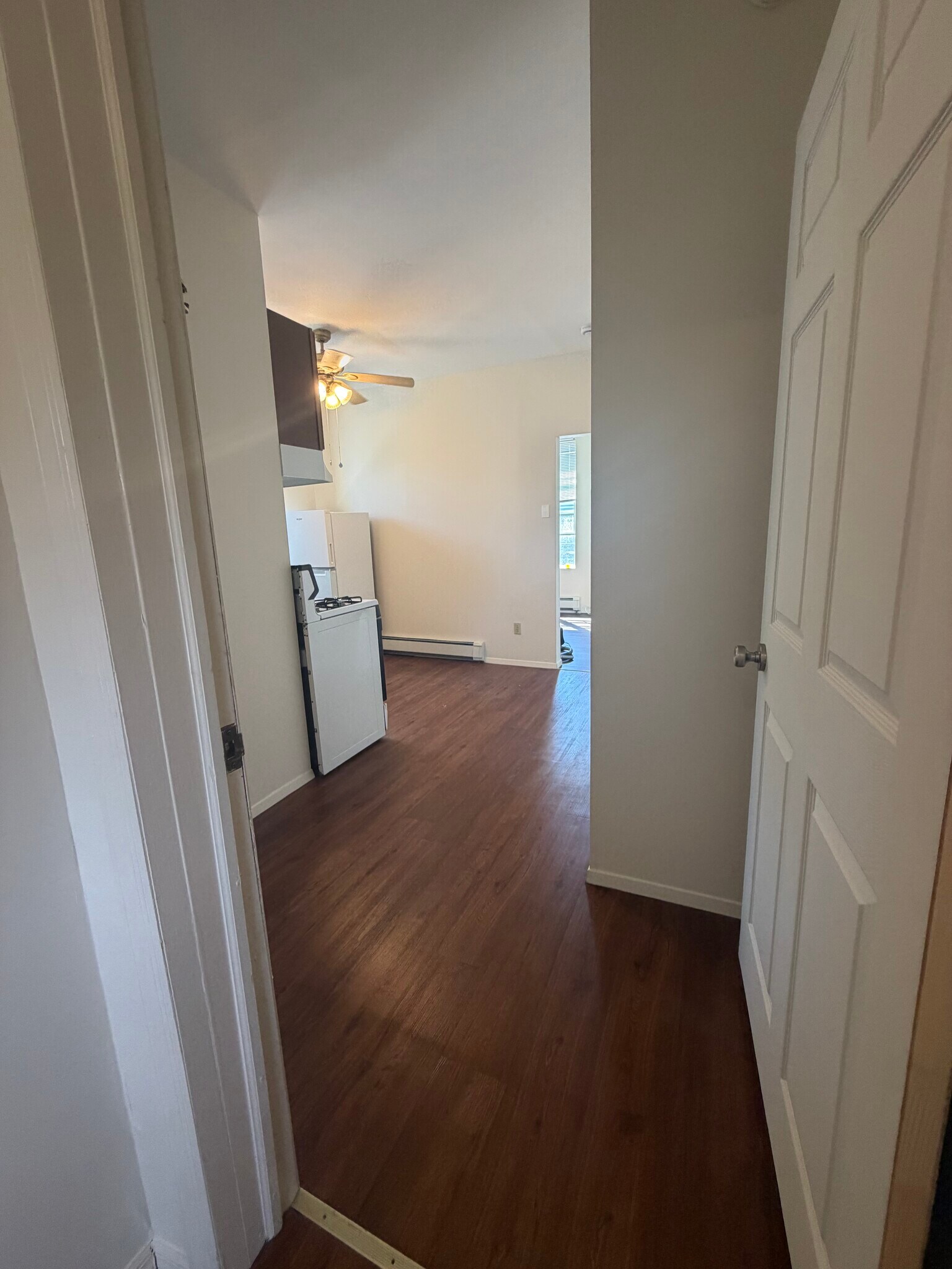 Building Photo - 304 N Wellwood Ave