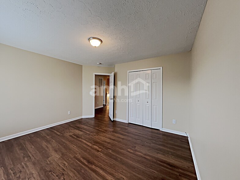 Building Photo - 2344 Hockett Dr