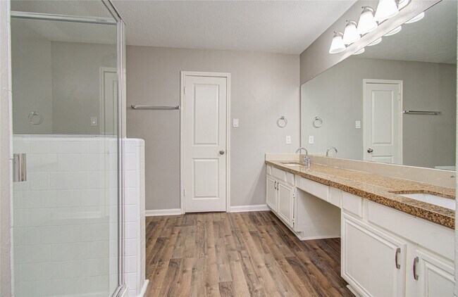 Building Photo - 2005 Village Park Dr