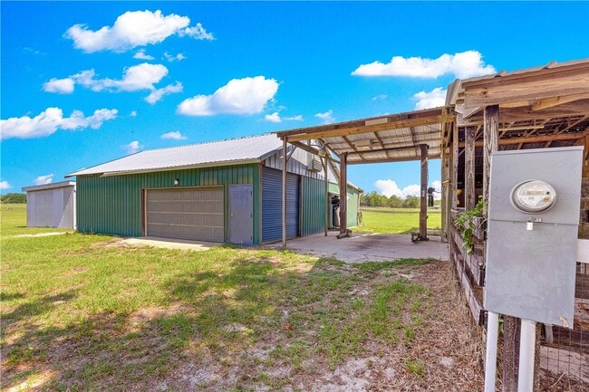 Building Photo - 3/2 Farm Home on 18.25 acres