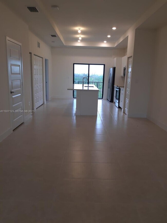 Building Photo - 8195 NW 104th Ave