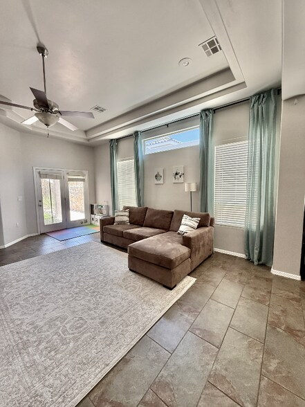 Building Photo - 2067 Villa Napoli Loop E