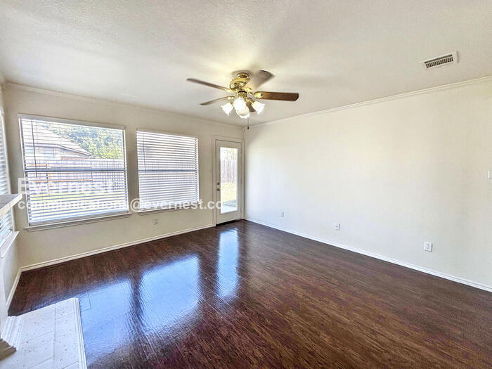 Building Photo - 1502 Sundance Dr