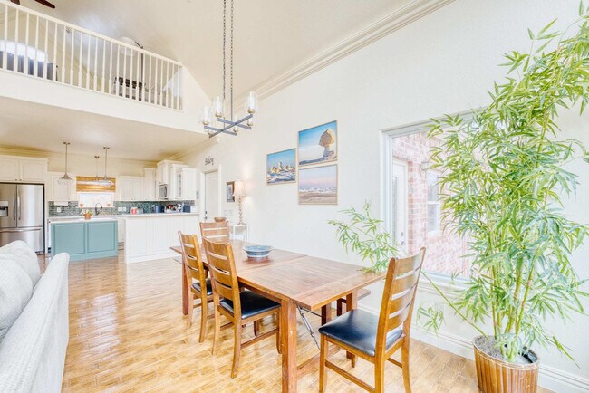 Building Photo - 13810 AR-16 Scenic