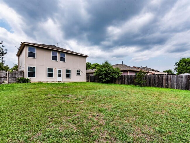Building Photo - 221 Carriage Way
