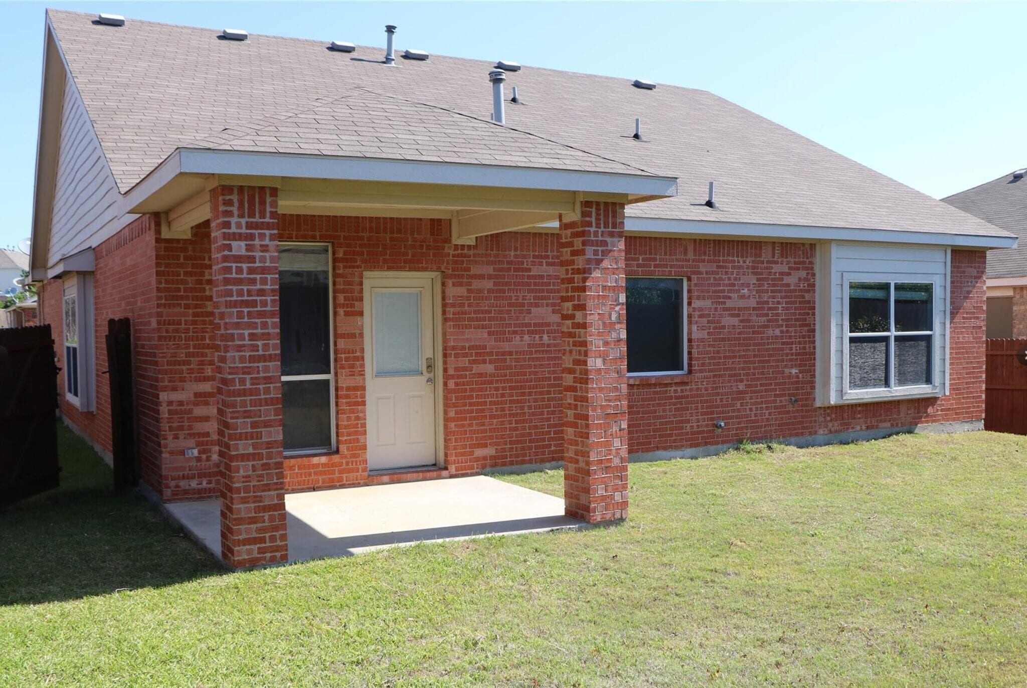 Building Photo - 2136 Carlotta Dr