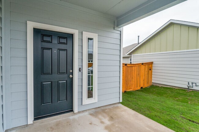 Building Photo - Welcome to this beautiful newer home locat...