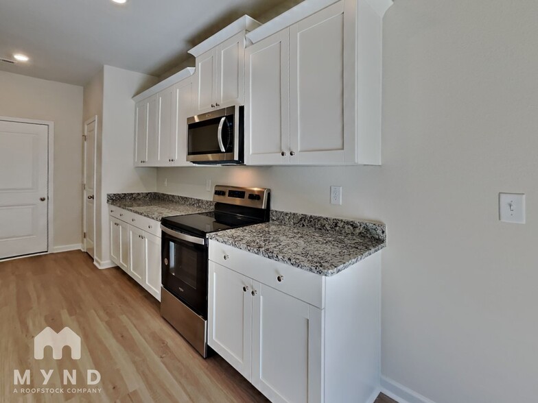 Building Photo - 138 Taverners Ln