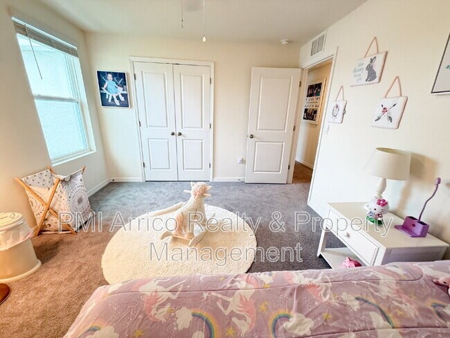 Building Photo - 10744 Chippewa Dr