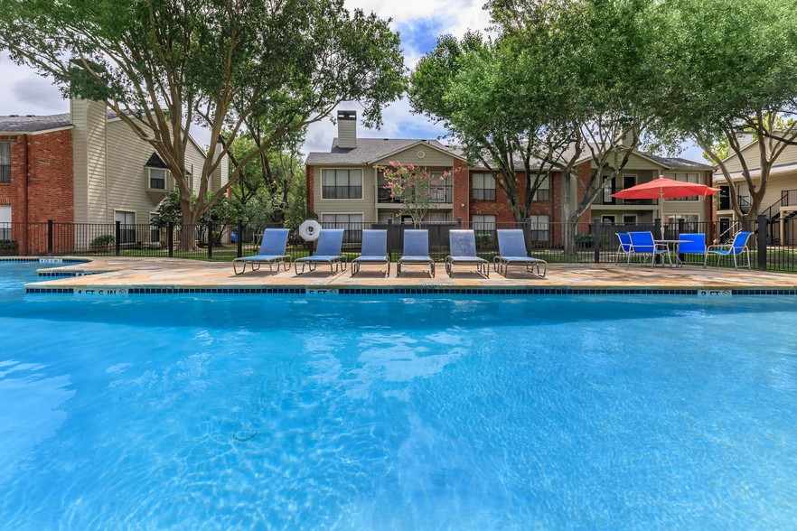 Apartments in League City, Texas - Harbor Walk