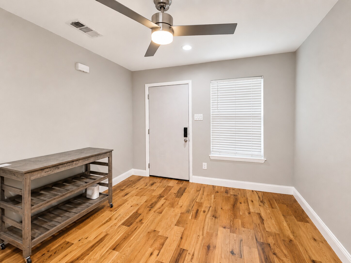 Building Photo - 3825 Dismount St