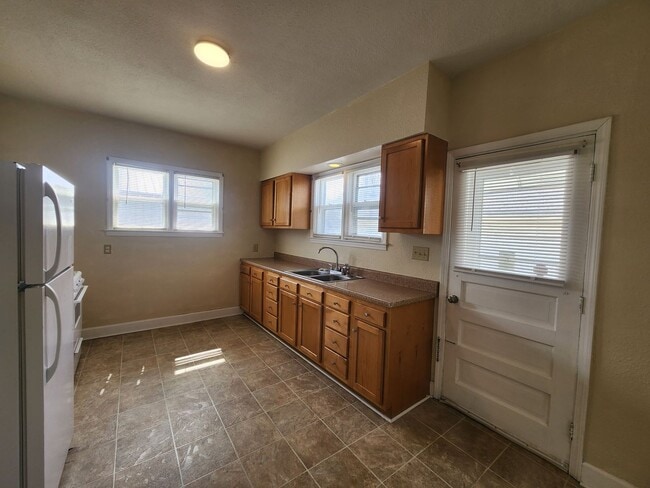 Building Photo - 2 Bedroom Home on the Southside