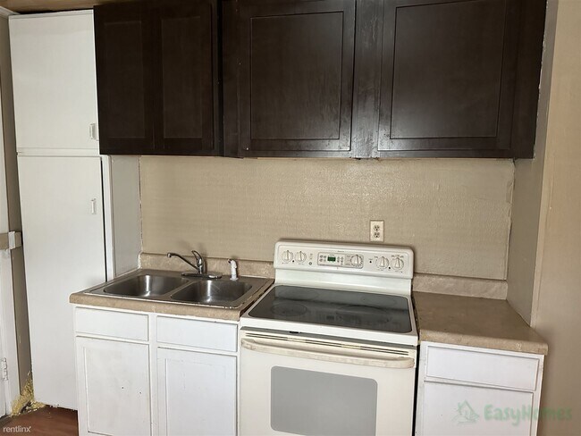 Building Photo - 1 br, 1 bath House - 619 Northeast Rock Is...