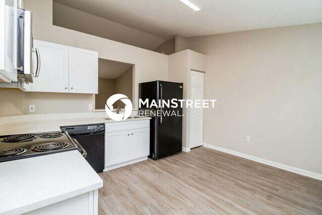 Building Photo - 911 Louvre Ct