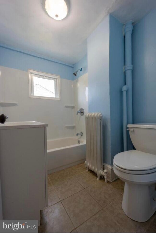 Building Photo - 328 Ridley Ave