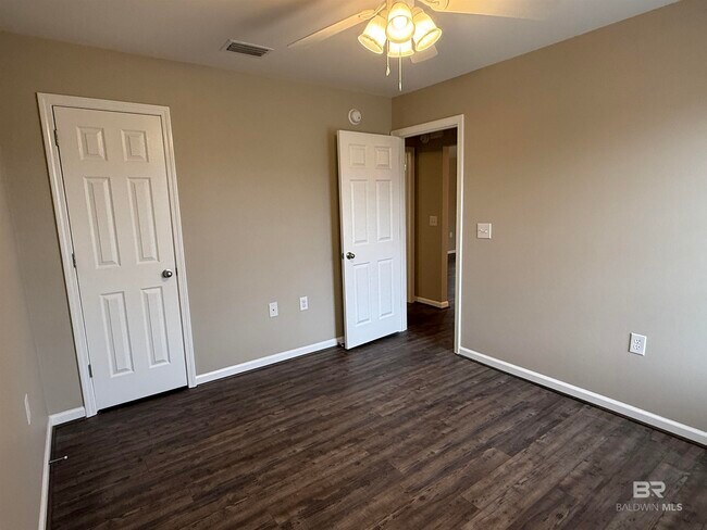 Building Photo - 14287 Lexington Dr