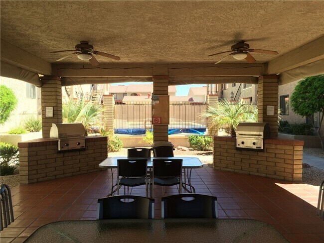 Building Photo - 2085 Mesquite Ave