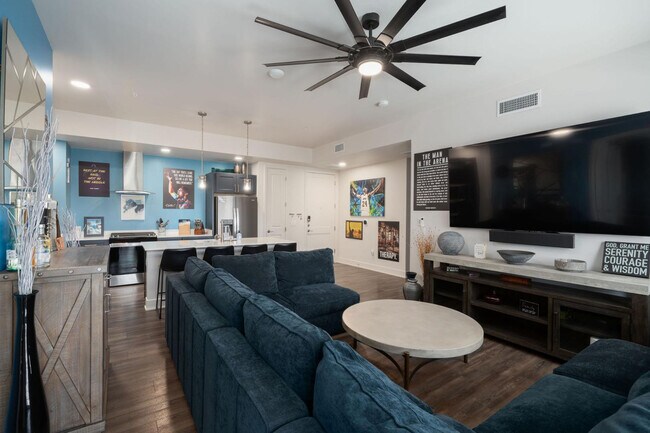 Building Photo - 3131 N Central Ave