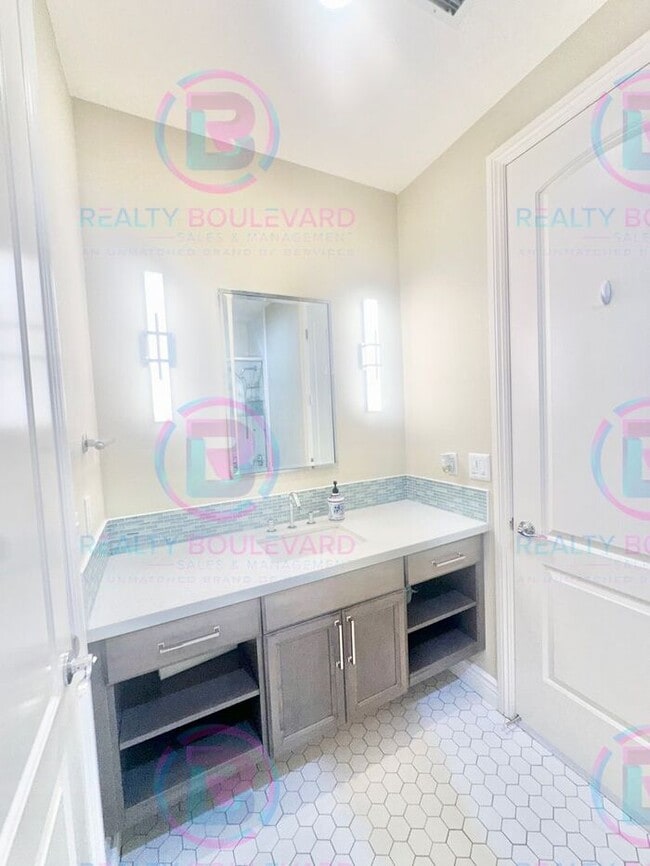 Building Photo - 3 Bedroom 2.5 Bathroom Home in Somersett with Resort Style Living and gold course views