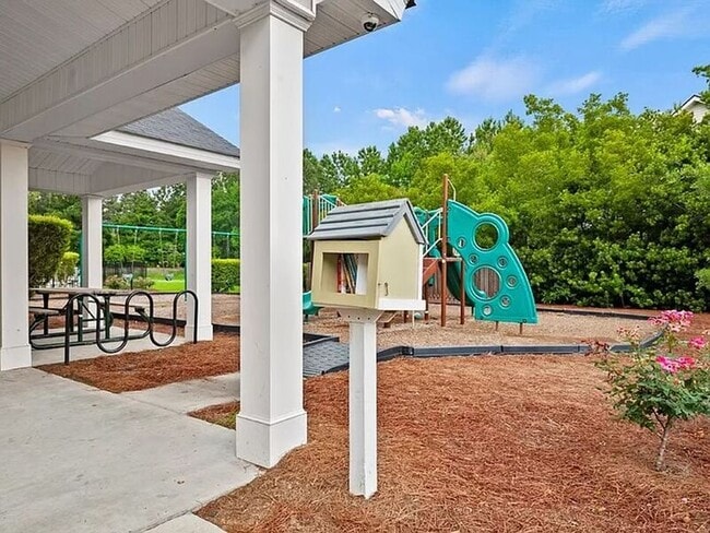 Building Photo - 252 Cottonham Ct