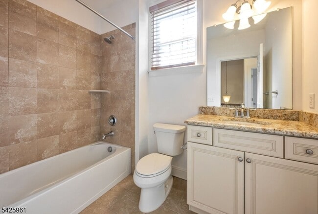 Building Photo - 63 Autumn Way