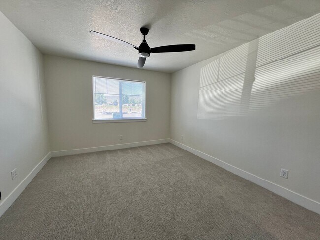 Building Photo - 3780 N Philbin Rd