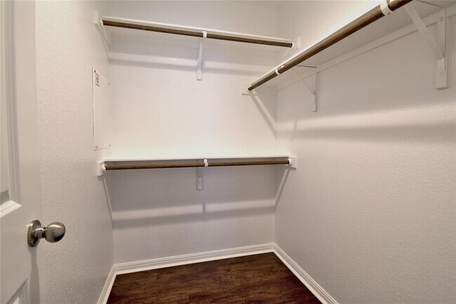 Building Photo - 317 Clearlake Dr