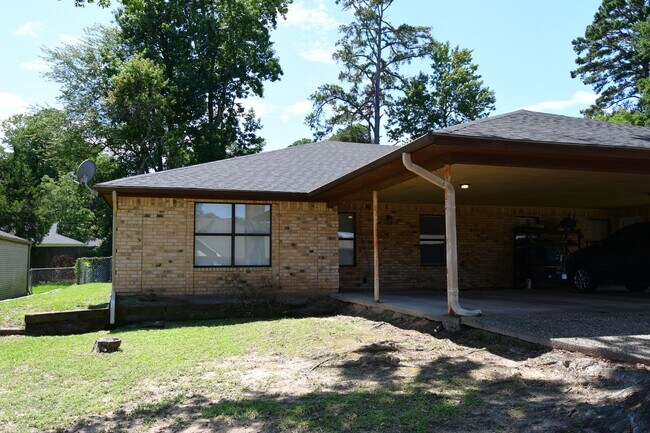 Building Photo - 2529 Westminster Dr