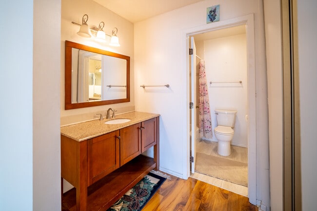 Building Photo - 7020 Barrington Ct