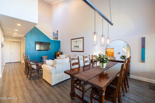Building Photo - 5442 S Hurricane Ct
