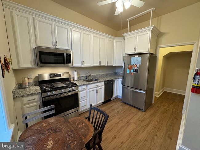 Building Photo - 426 Old Lancaster Rd