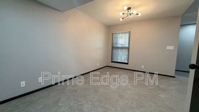 Building Photo - 1821 Ridgehaven Ct