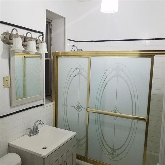 Building Photo - 708 Fenimore St