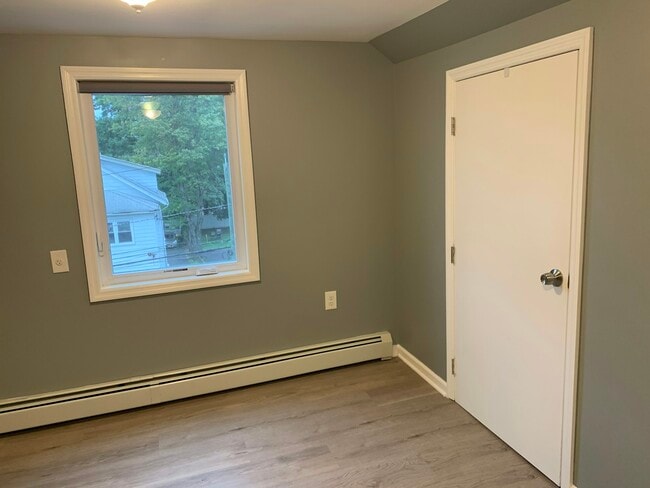 Building Photo - 141 Humphrey St