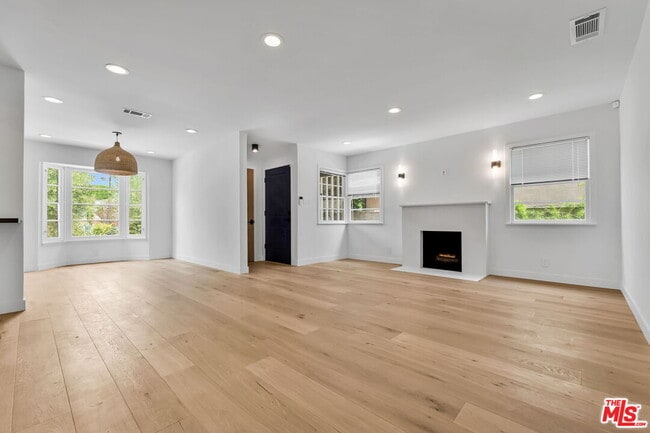 Building Photo - 2216 Ashland Ave
