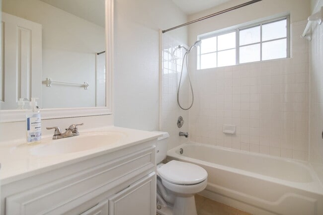 Building Photo - Remarkable in Round Rock!